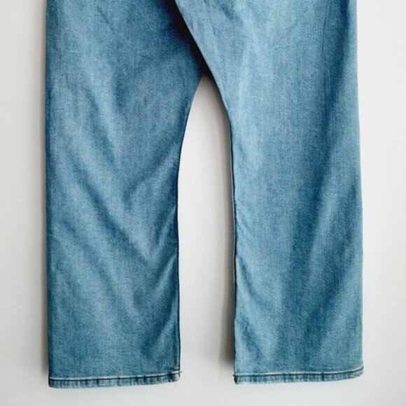 WRANGLER | Relaxed Bootcut Leg Light Blue Jeans Men's Sz 36 Flawed - Picture 8 of 12